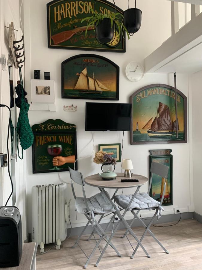 Studette Tiny House De L Eglise 12 M2 Apartment Ault Exterior foto